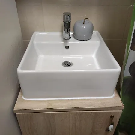 Tiny In Center Stone House * Σπλιτ