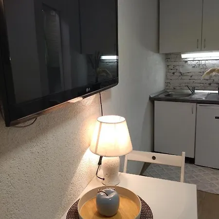 Tiny In Center Stone House Split