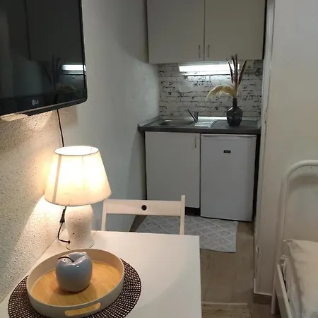 Apartment Tiny In Center Stone House Split