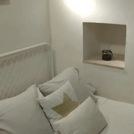Apartment Tiny In Center Stone House