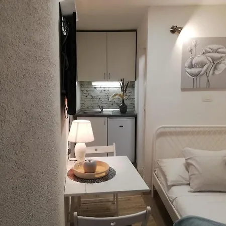 Tiny In Center Stone House Apartment *